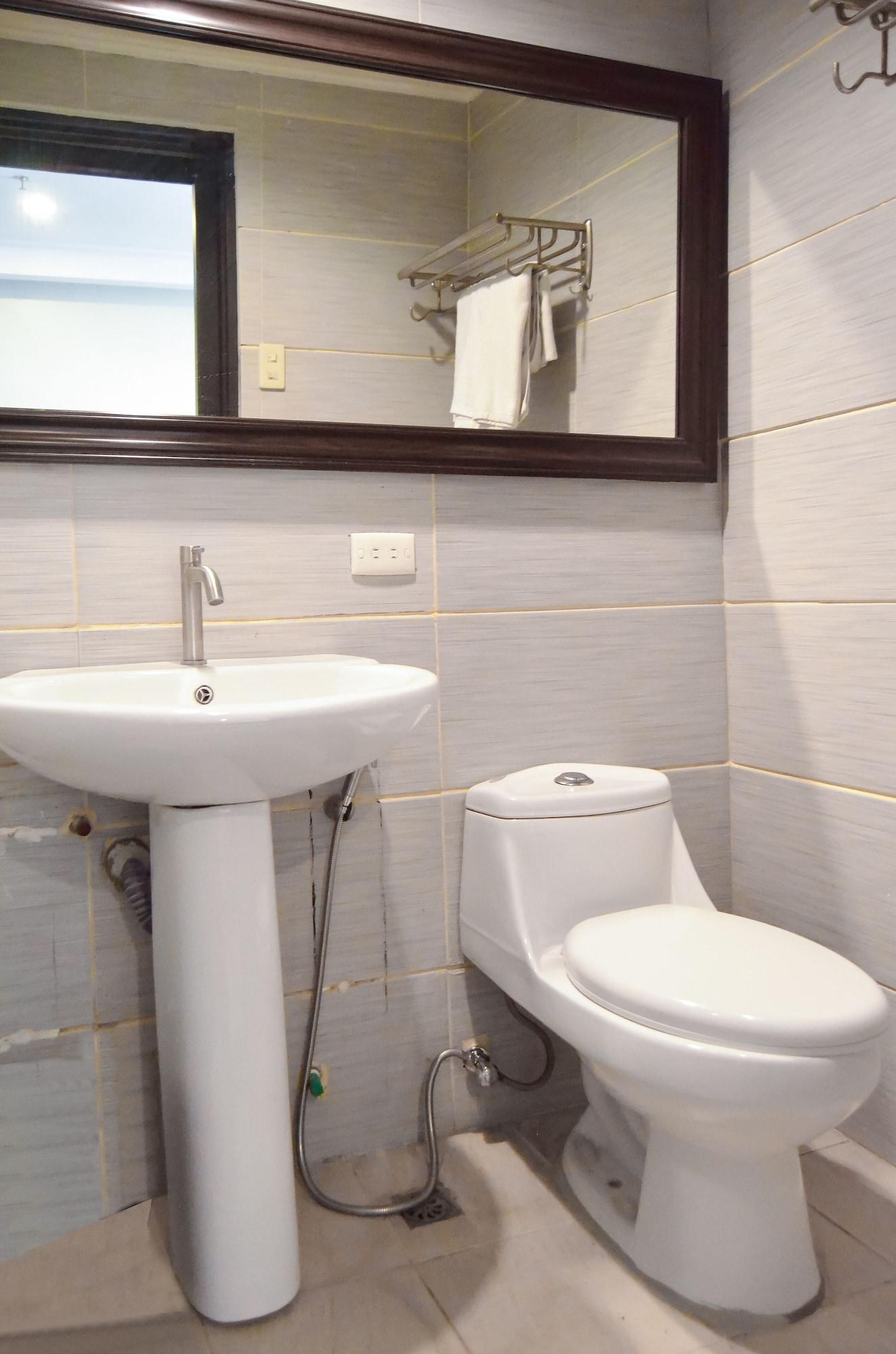 מלון קואזון סיטי Super Oyo 791 Bell Mansion מראה חיצוני תמונה